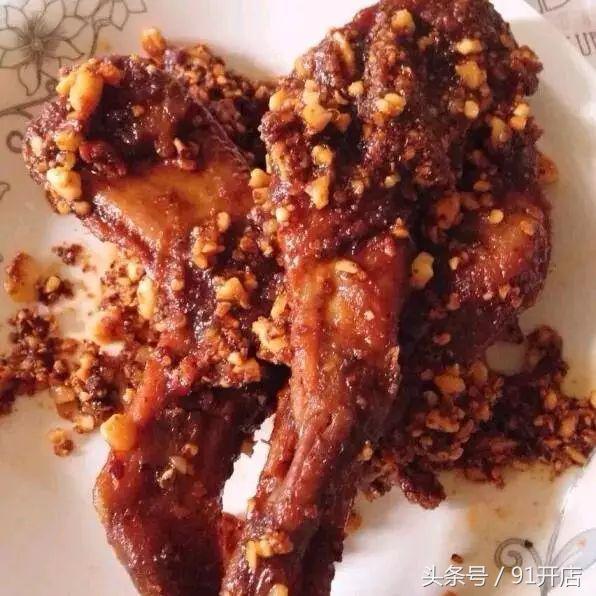 兔头一年卖100万只兔,一天卖200只的兔子