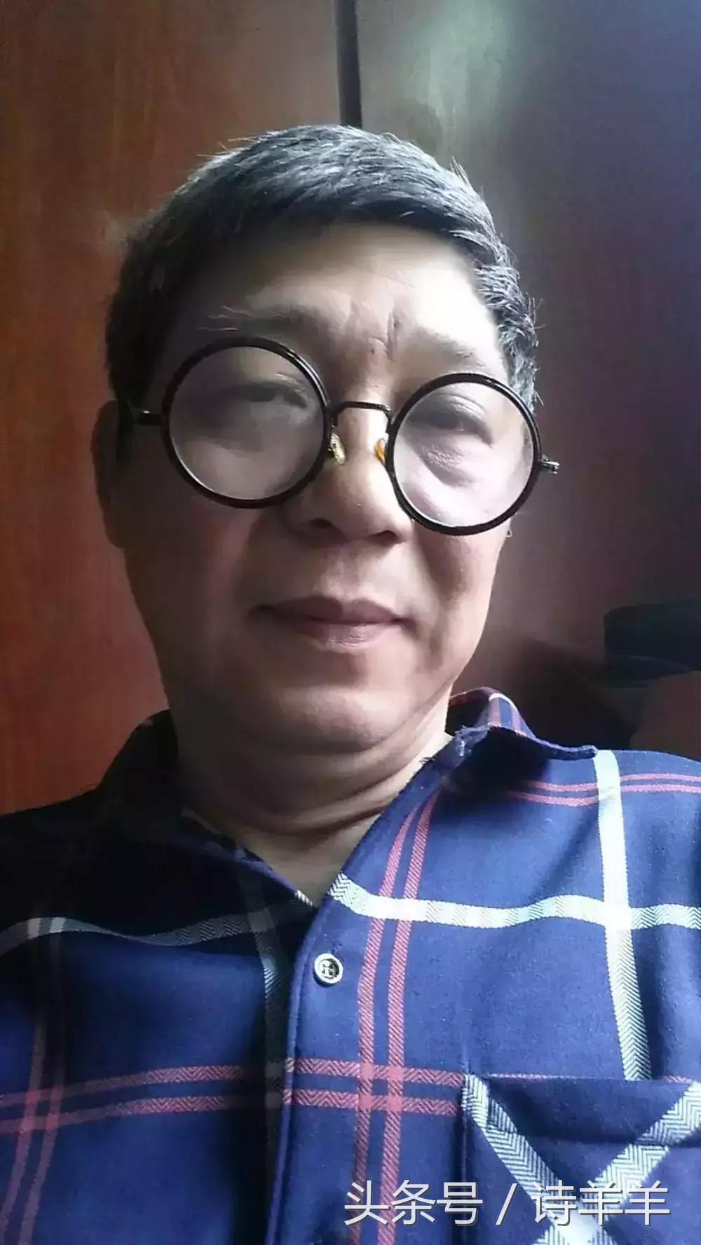 厚石斋艺话：自刻闲印一枚，“诗中画画中诗”