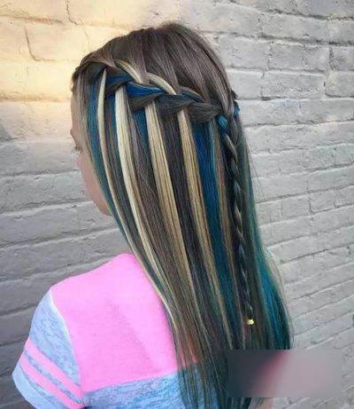 扭一扭发型怎么扎,扭一扭就扎好的辫子