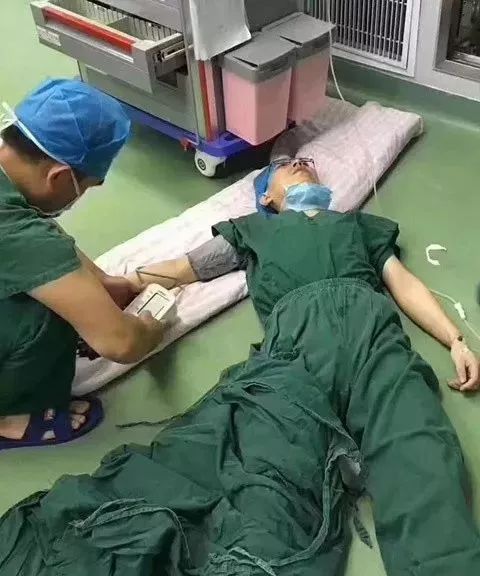 献礼医师节致敬2022日照最美医生,2017年唐山最美医生