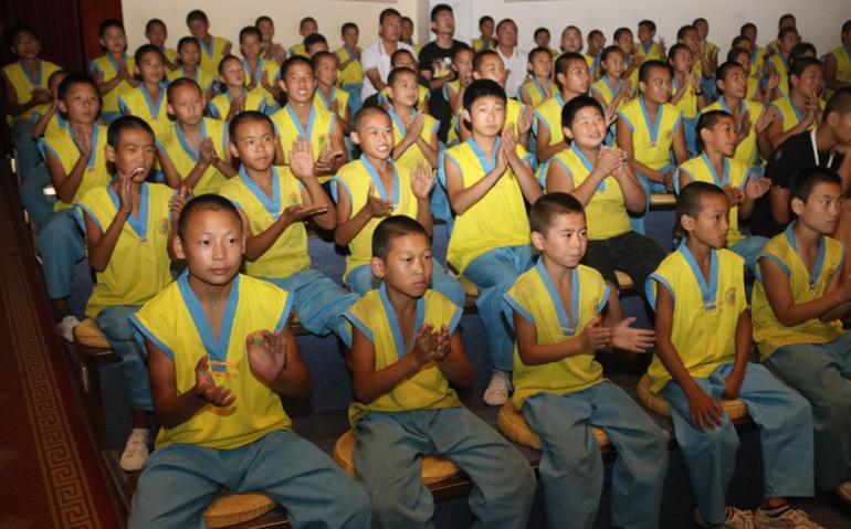 少林武术少儿练舞培训班视频,少林寺武术学校少儿练功