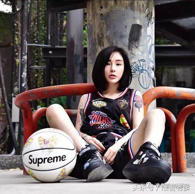 胸部撑起一滩水！被开价50万一晚，她是台湾超致命的Sneaker女孩