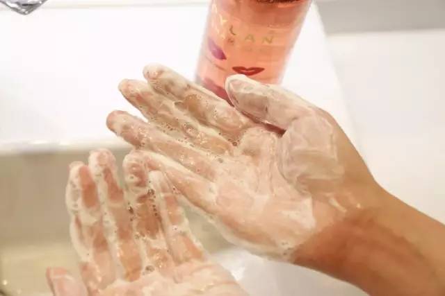 好你个日本花王，想骗我用香水洗头？