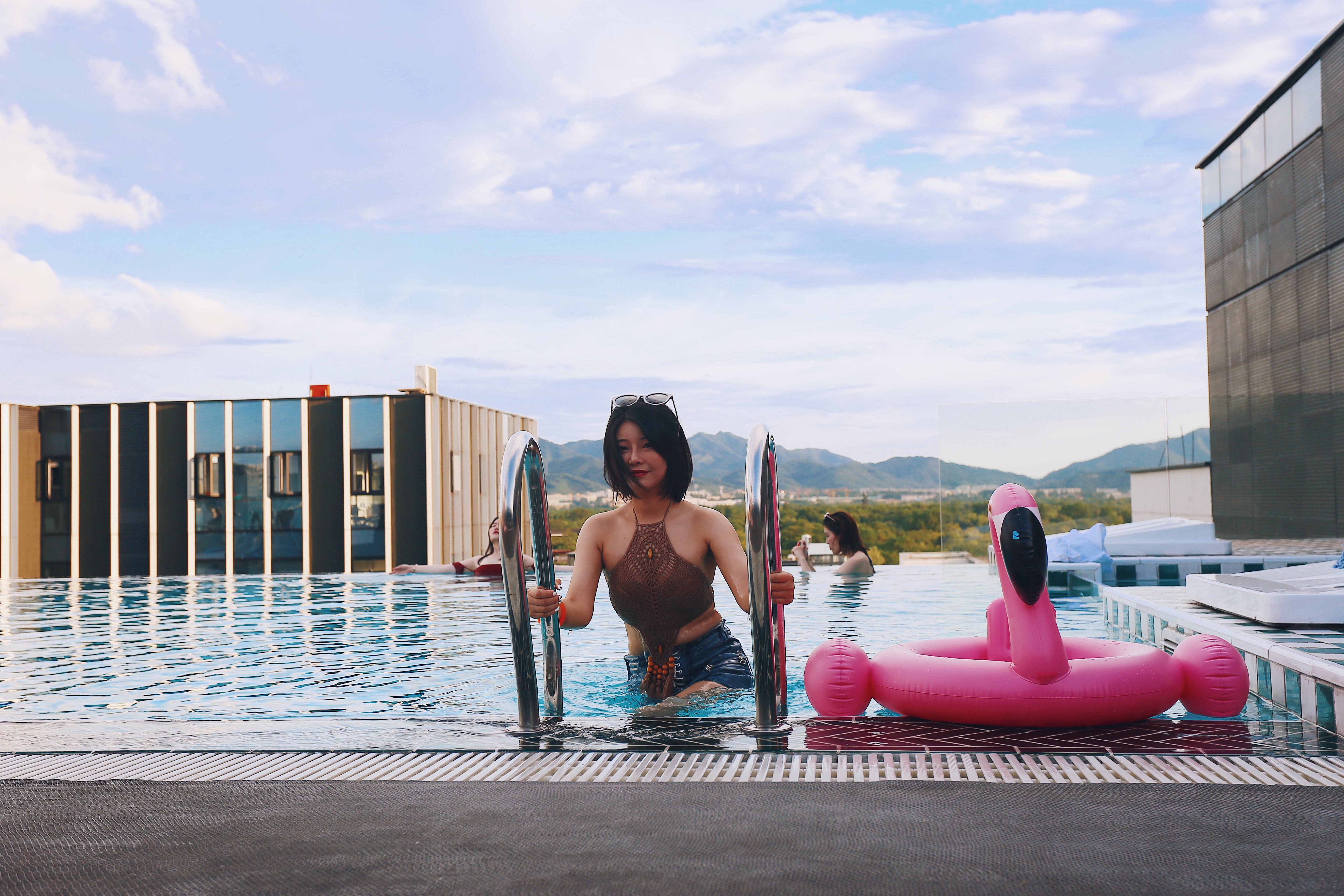 杭州网红打卡露天游泳池,无边泳池网红打卡视频