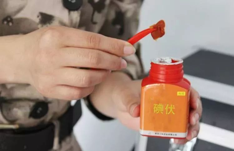 碘伏与碘酒用法不同！教你家用如何选~