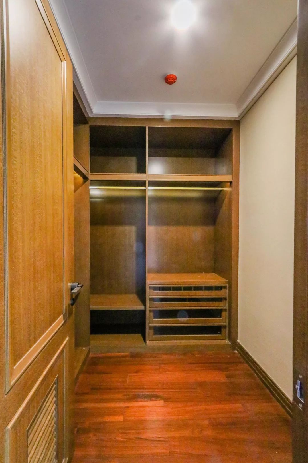 仁恒江湾天成380㎡，河西最顶级大平层！客厅开间层高逆天……