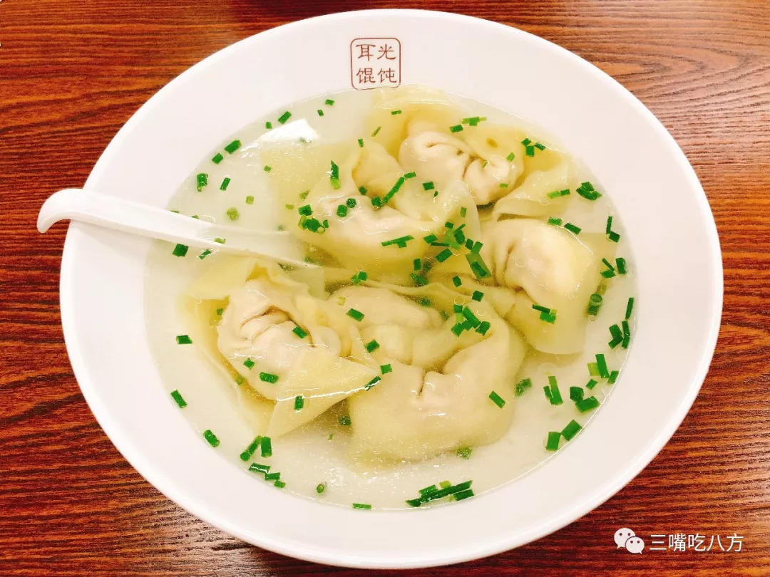 当年要是我没去批发美容美发产品，现在哪里还有小杨生煎的机会！