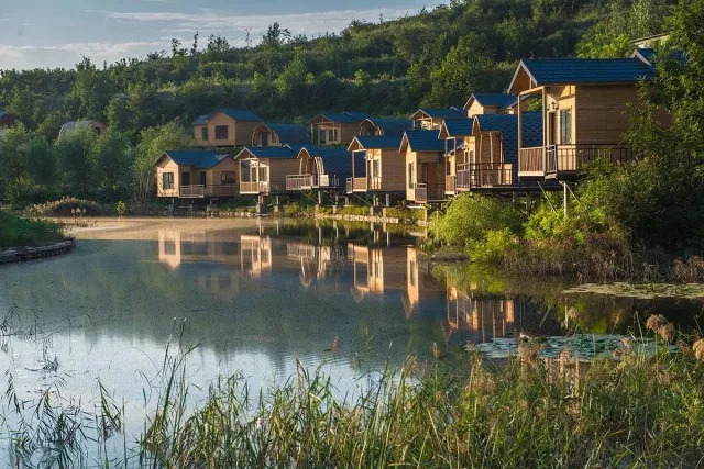 所有人周末陪伴孩子一起玩耍,一群人周末去玩什么