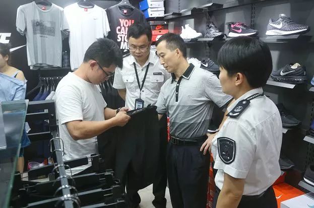 阿迪实体店怀疑是假货怎么办,正规大商场买的阿迪会是假的吗