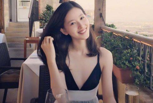 奶茶妹妹一张照片暴露了野心,奶茶妹妹晒27岁照