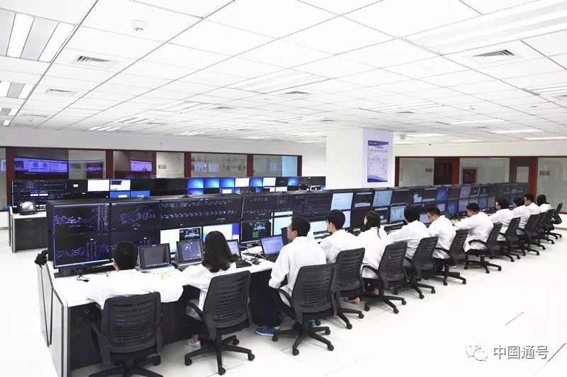 自动驾驶=无人驾驶？无人驾驶的高铁你敢坐吗？