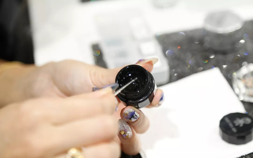 施华洛世奇翅膀,100万美金珠宝