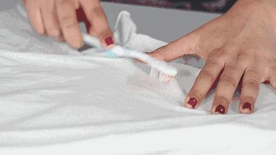 油渍墨水渍怎么洗,油渍滴衣服上了怎么洗