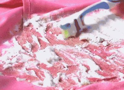 油渍滴衣服上了怎么洗,洗衣服去油渍去黄渍小妙招方法