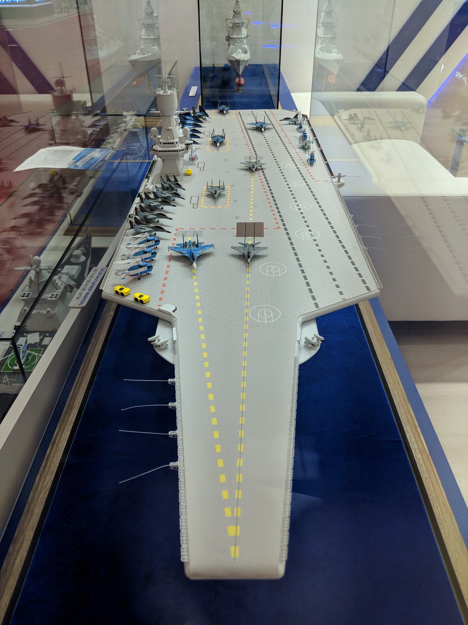 俄八万吨级航母方案曝光,俄罗斯4000吨新舰