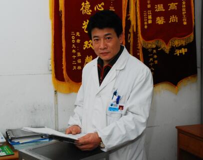 老年人痰卡住的原因,七旬老伯反复咳喘流涕