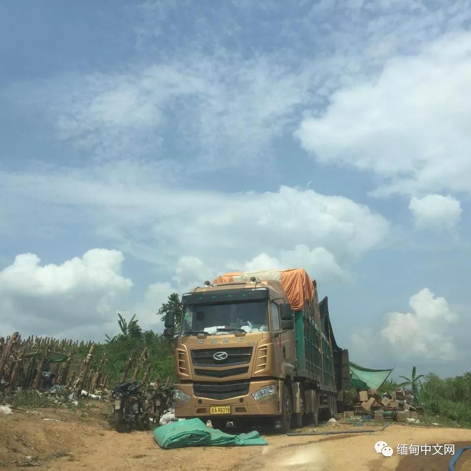 缅甸边境拉货,缅甸拉香蕉的中国司机