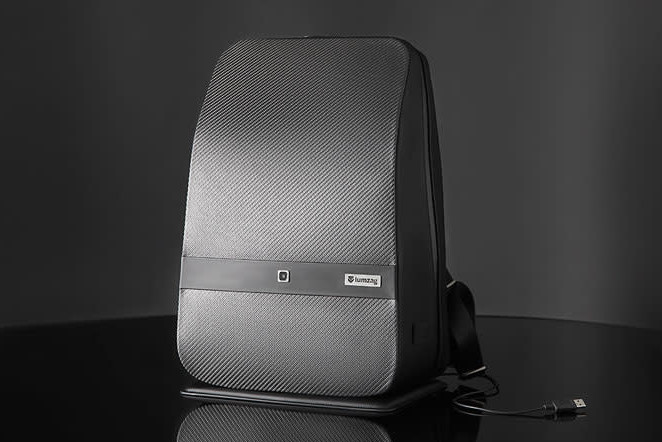 众筹排行榜：内置摄像头的双肩包，功能还贼多！