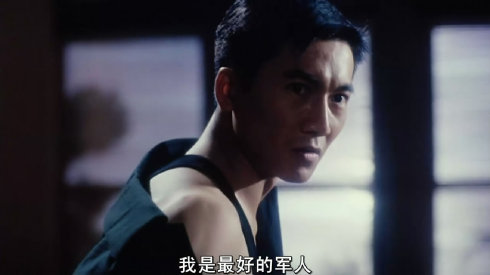 电影里他是让李连杰感到头痛的人物,把反派演绝不说,关键还能打