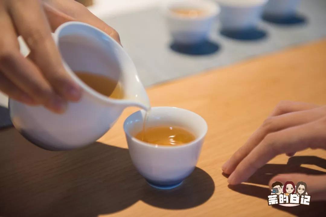 一喝单丛误终生从蜜兰香开始,一喝单丛茶就胃疼