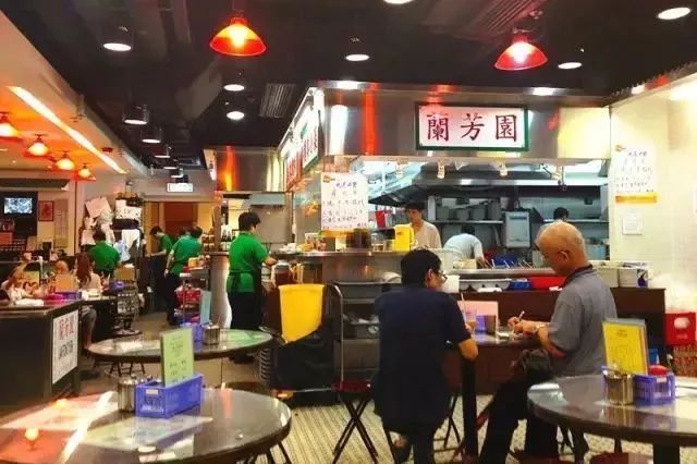 正宗*袜丝**奶茶，免税的包包，维港的夜景……下月起和你只有8个小时动车的距离！