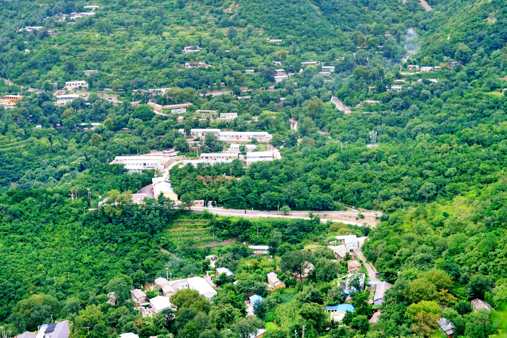 大森林里的小木屋秋雨后美成让人窒息云海小木屋离北京120公里