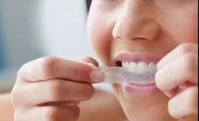 市面上冷光美牙仪真的有用吗,冷光美牙仪对牙齿伤害有多大
