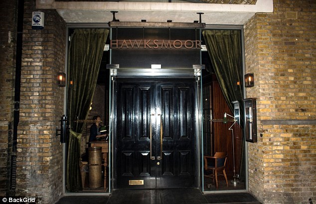 霉霉和男朋友在纽约主场,霉霉男友travis演唱会