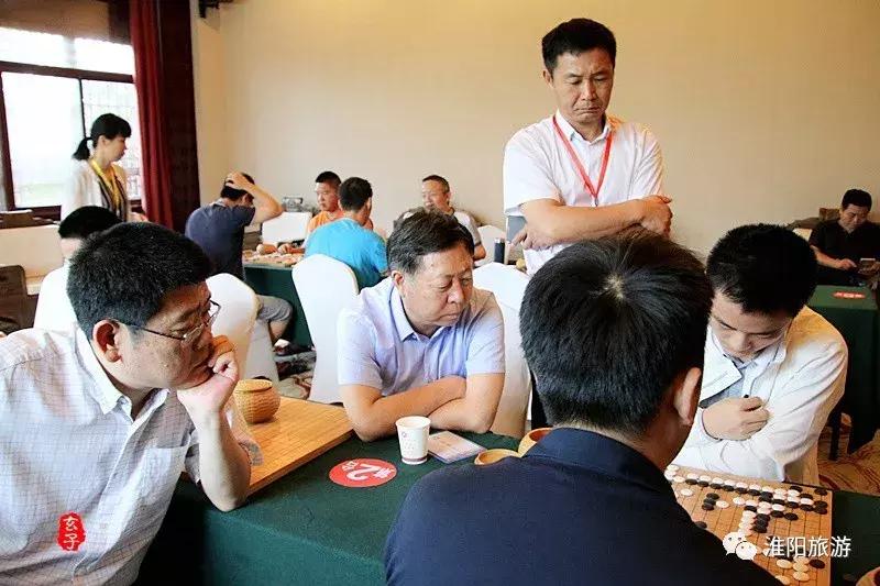 河南省政协副主席李英杰亲临淮阳“荷花杯”围棋棋王赛观战