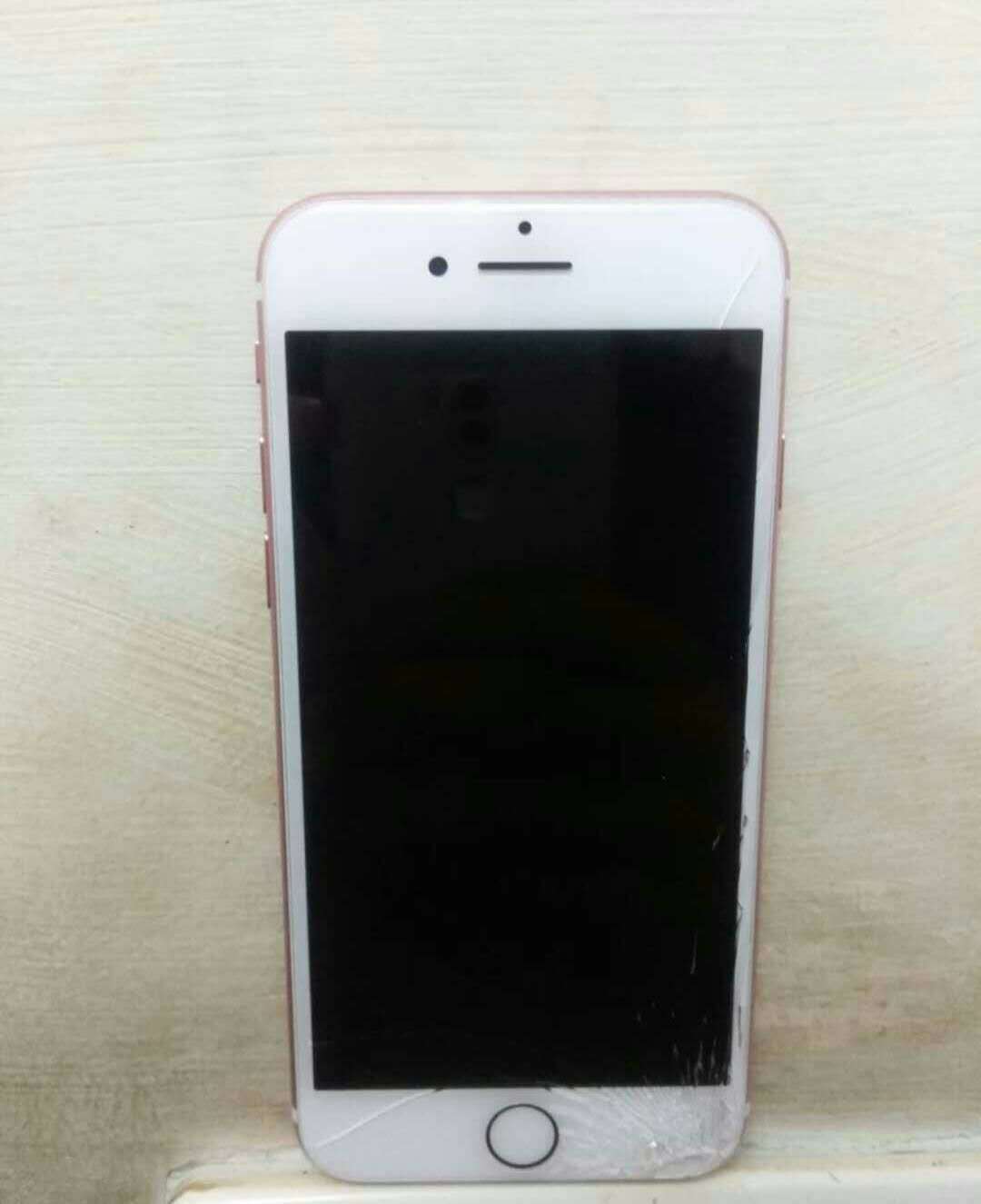 苹果7正面黑色背面红色开箱 (iphone 7全部款式)