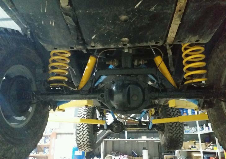 切诺基213改大脚,切诺基213升高5寸改装