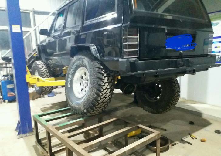 切诺基213改大脚,切诺基213升高5寸改装