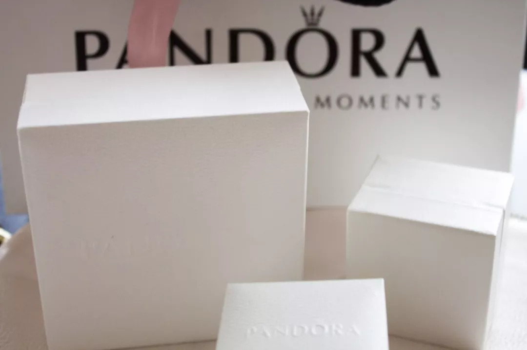 加大打击代购力度,潘多拉中国CEO换人;宝洁要用“LOL”和“WTF”做商标;CommonGender开设首家实体店