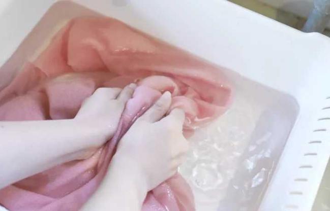 羊绒衫洗好怎么晾晒,羊绒衫洗了变大了怎么还原