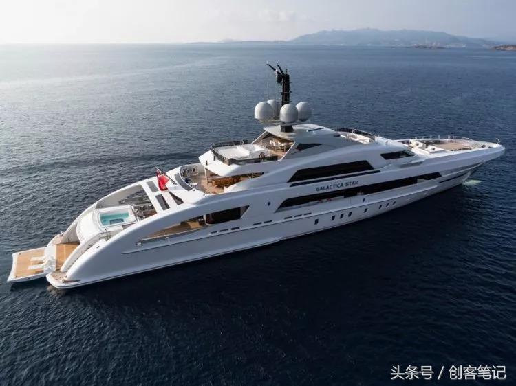 她是全球收入最高的名人，资产超过了24亿，看她如何赚钱和花钱