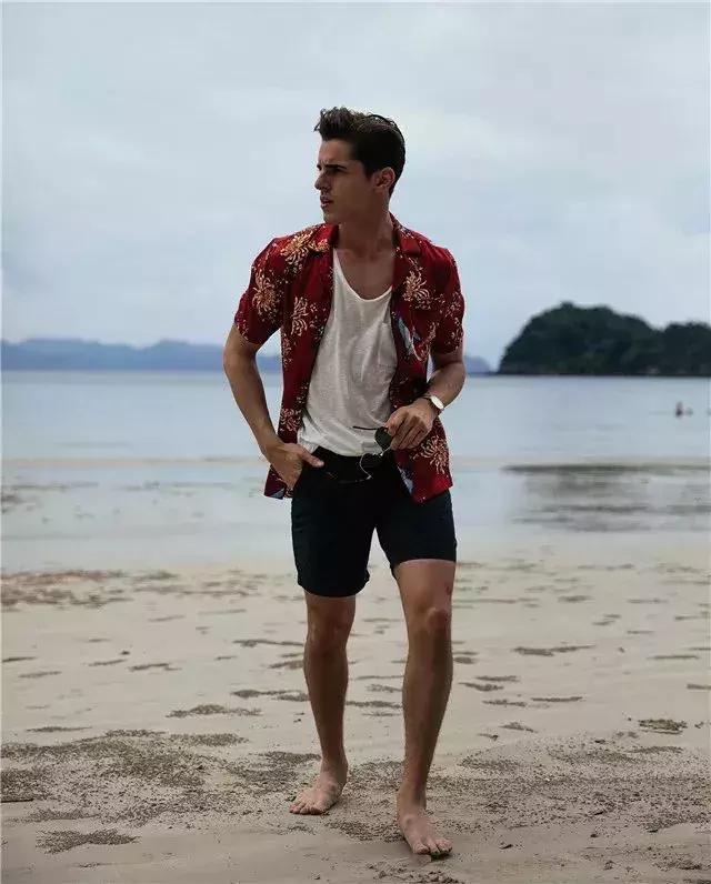 已经开始穿秋装,又到了该买卫衣的季节了