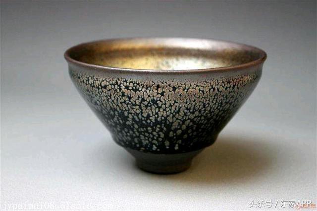 陶瓷表面的釉如何形成,陶瓷蓝黑裂纹是什么釉