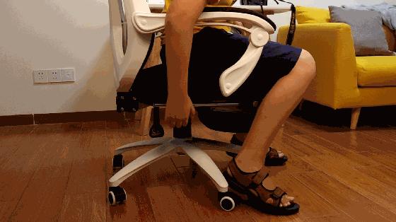 电脑椅评测黑白配,黑白调电脑椅轻灵款真实坐感