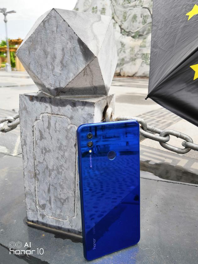 荣耀note10屏幕真的很好吗,荣耀note10玩游戏不能分屏