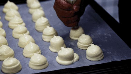 解放碑鲍师傅小贝,鲍师傅肉松小贝解放碑店