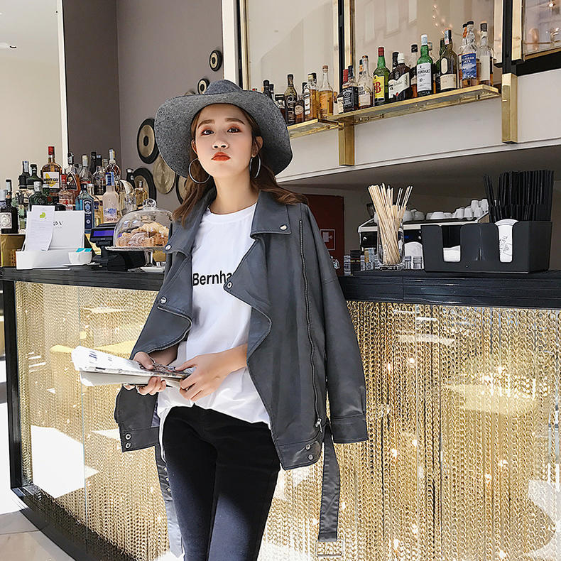 美女穿皮衣的魅力视频,皮衣适合你才是最好的