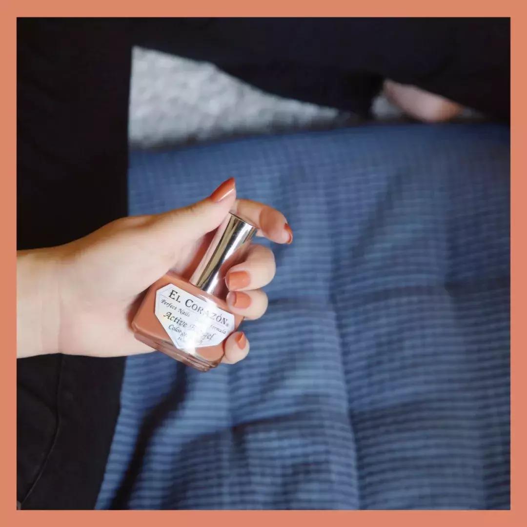 显白指甲油黄黑皮推荐,显白的指甲油色适合黄黑皮