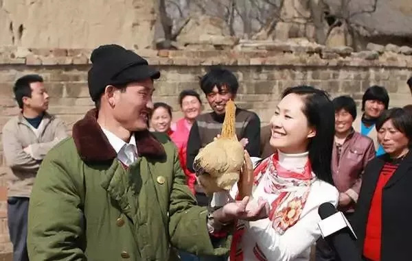 怒超上海月均工资！在农村也能月入过万，网友瑟瑟发抖：求带……