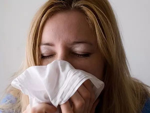 鼻炎头疼操30分钟见效,开空调鼻子干得痛有什么办法
