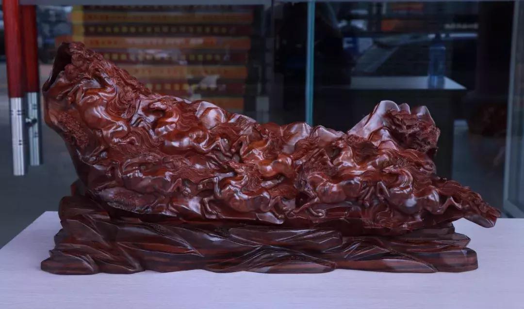 如得这件海南黄花梨“八骏图”，马到功成，飞黄腾达