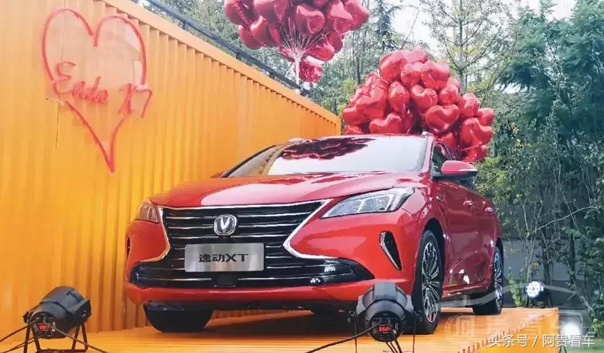 这款两厢车，低趴设计类似小钢炮，配1.6T发动机，比高尔夫能跑！