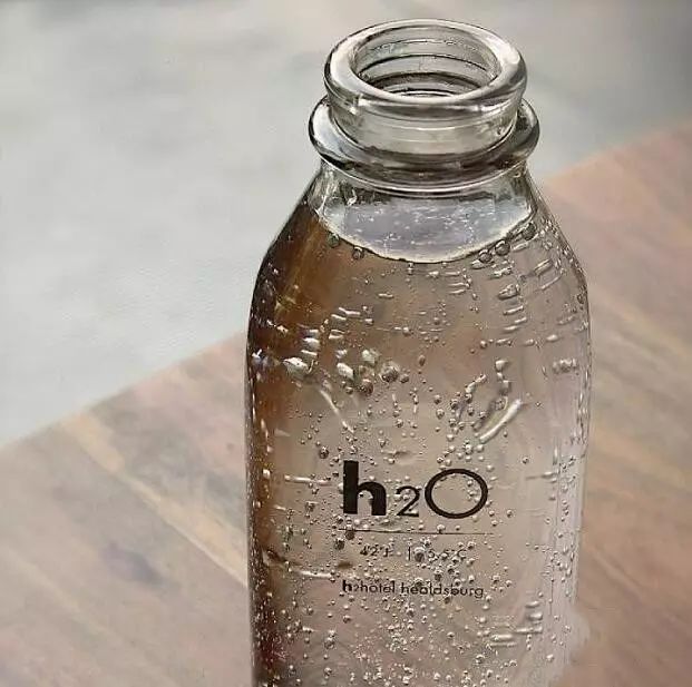 一块钱和五块钱矿泉水的区别,纯净水和矿泉水如何化学鉴别