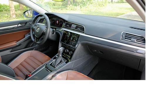 2019大众凌渡图,大众凌渡升级高配大灯总成