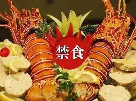 健康生活|看着就痛!36岁的他,双手双脚上都长满“石头”