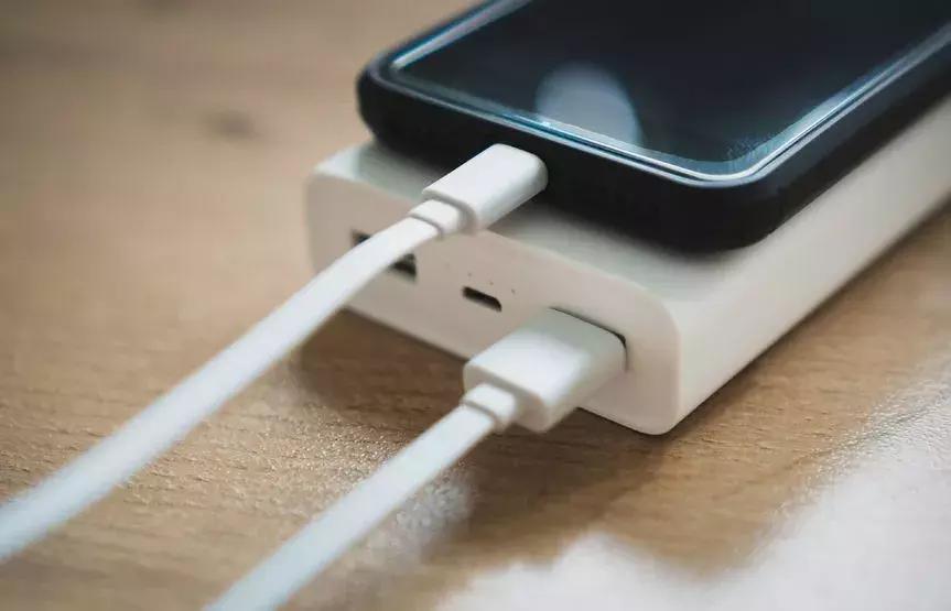 你还知道哪些东西不能带上飞机,飞机上随身不能携带的东西有哪些